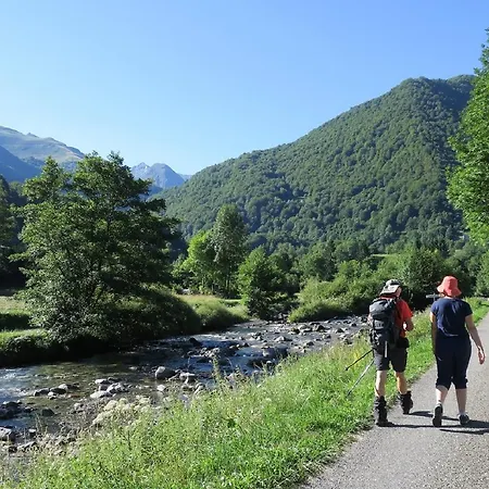 De L'escolan Хостел Олю-ле-Бен