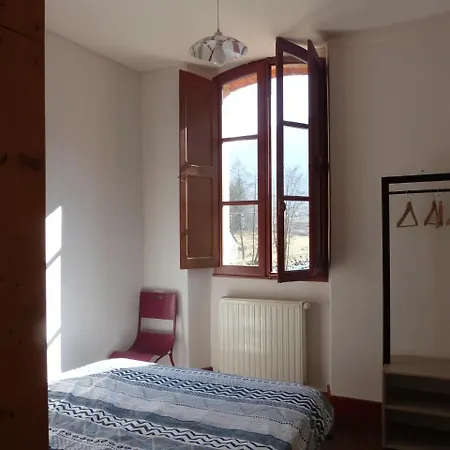 De L'escolan Олю-ле-Бен