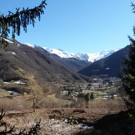 De L'escolan Хостел